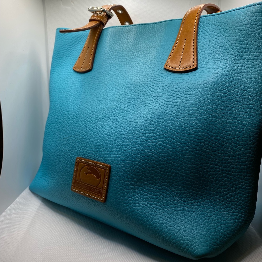 Dooney & Bourke shoulder bag tan and teal blue with red interior